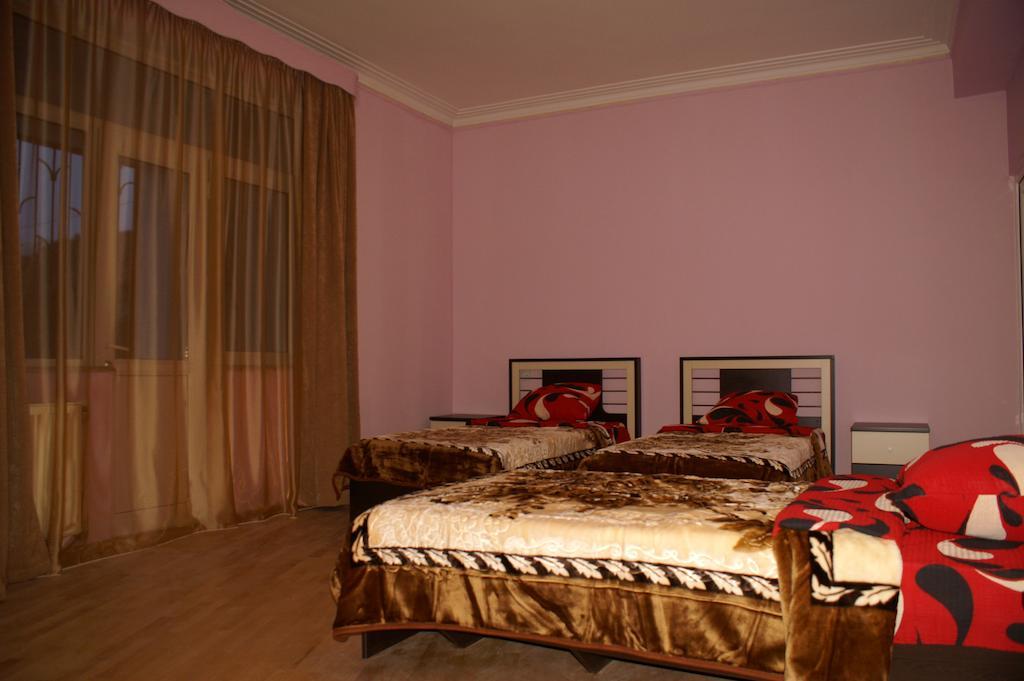 Europa+T Hotel Тбілісі Номер фото