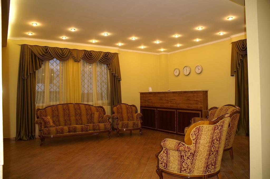 Europa+T Hotel Тбілісі Екстер'єр фото